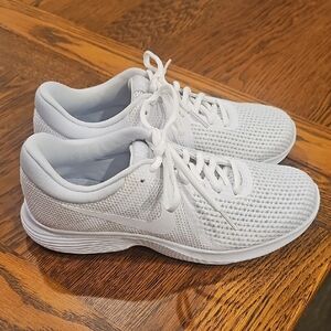 NWOT Nike Mesh White Running Shoes